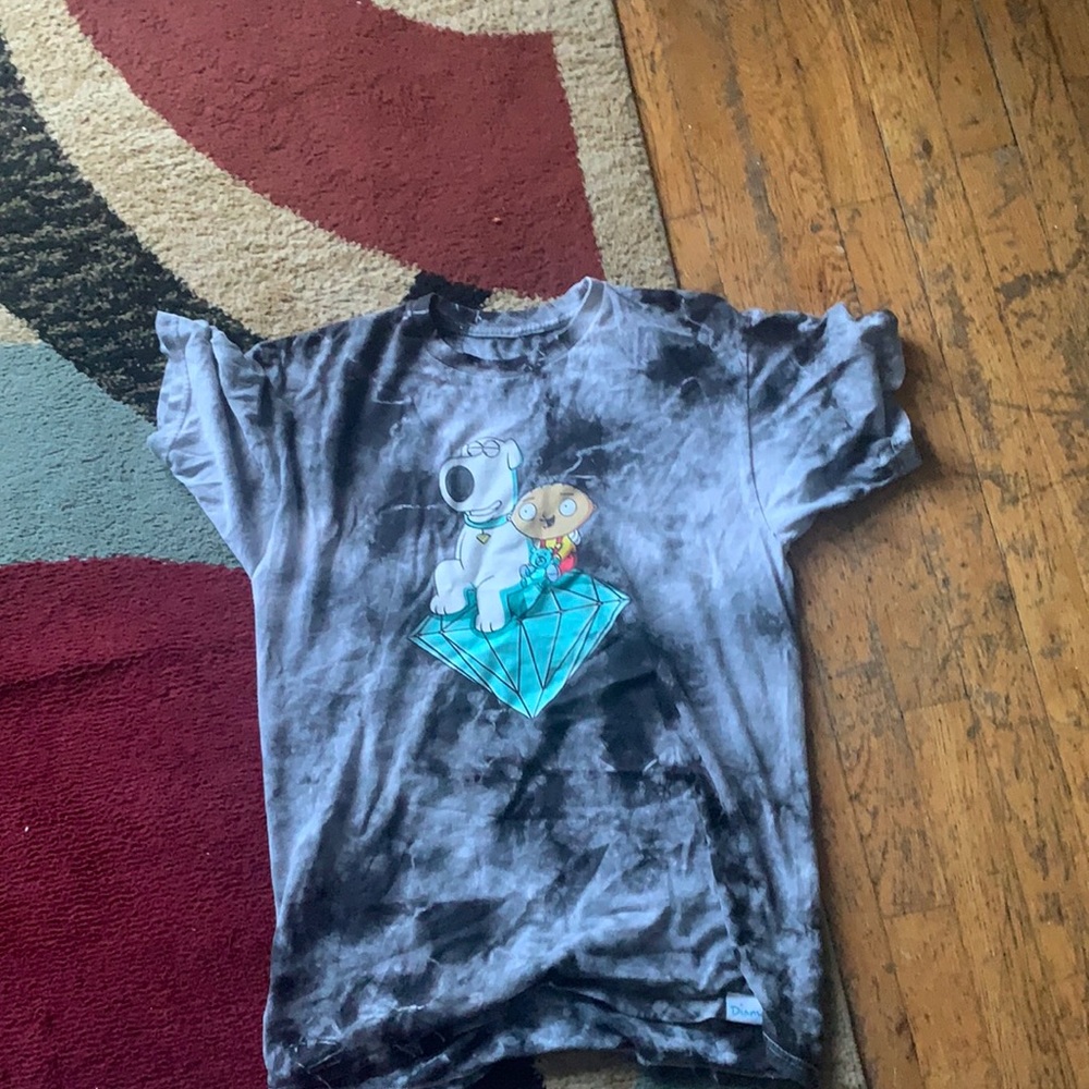 Family guy diamond supply Co shirt (worn slightly)